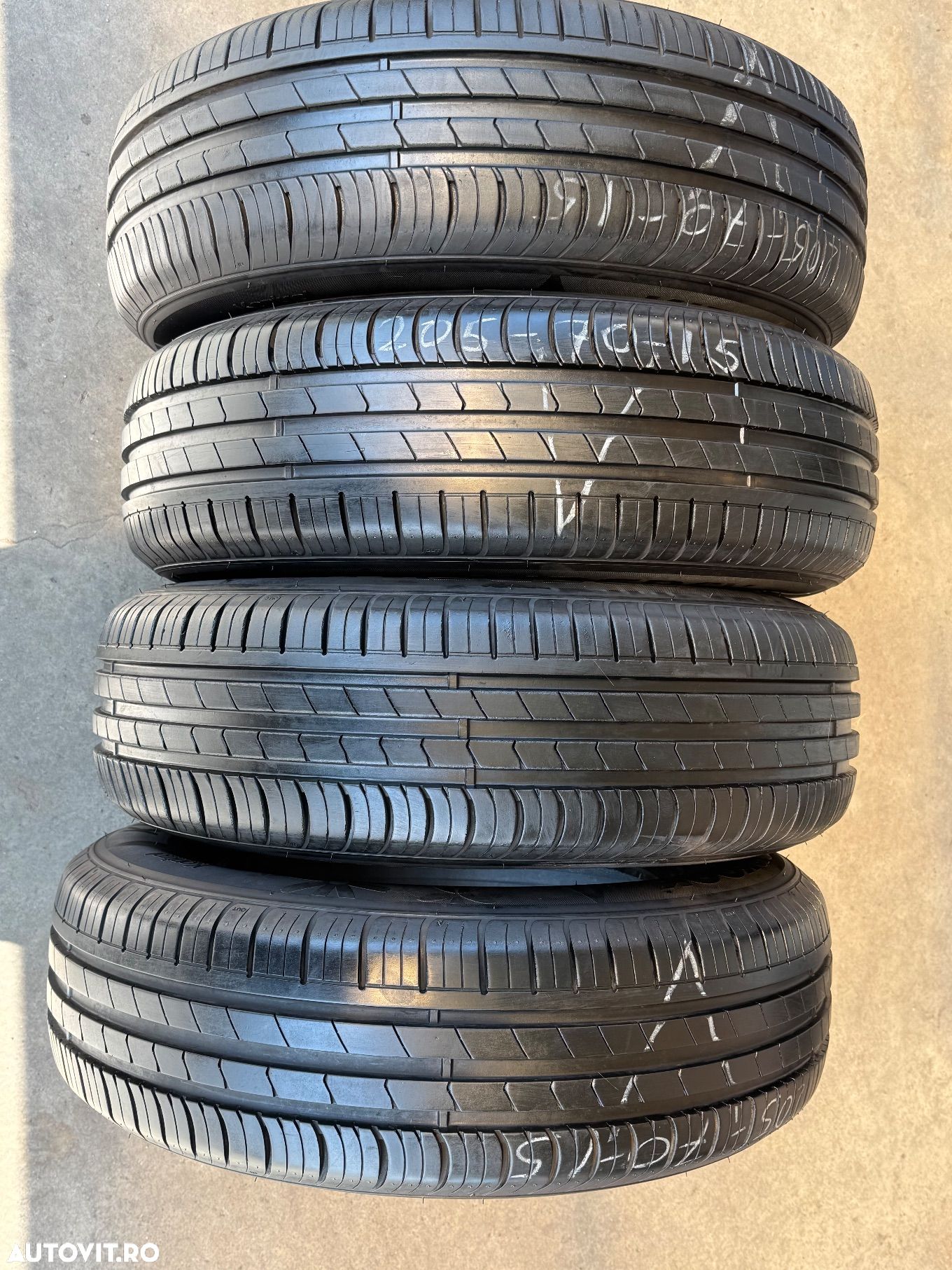 Vând anvelope 205/70/15 hankook de vară ca noi - 1