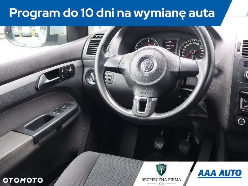 Volkswagen Touran - 8