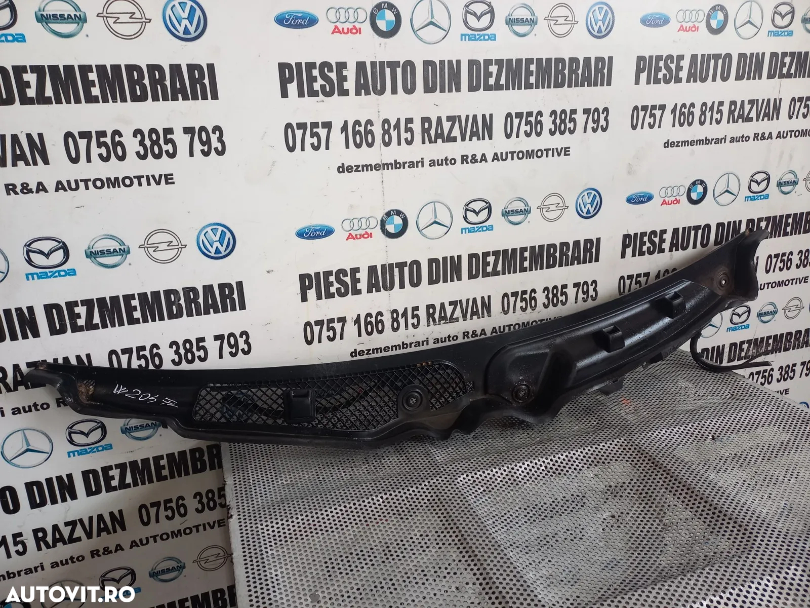 Grila Stergatoare Mercedes C Class W204 Volan Stanga Europa An 2007-2008-2009-2010-2011-2012-2013-2 - 6