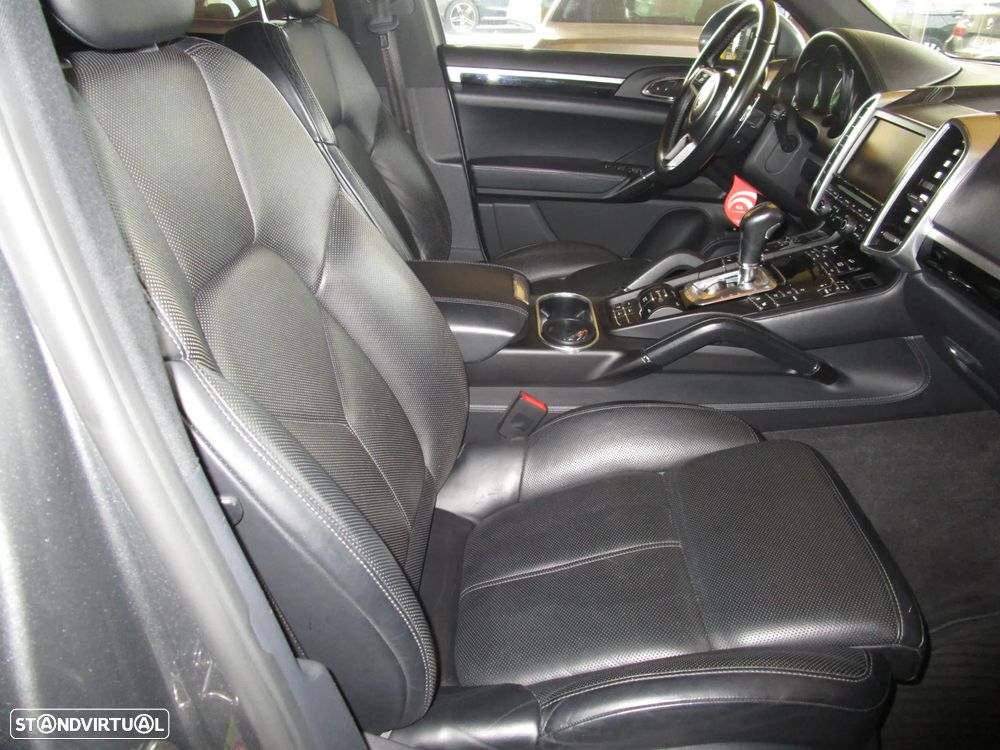 Porsche Cayenne S Tiptronic S - 52