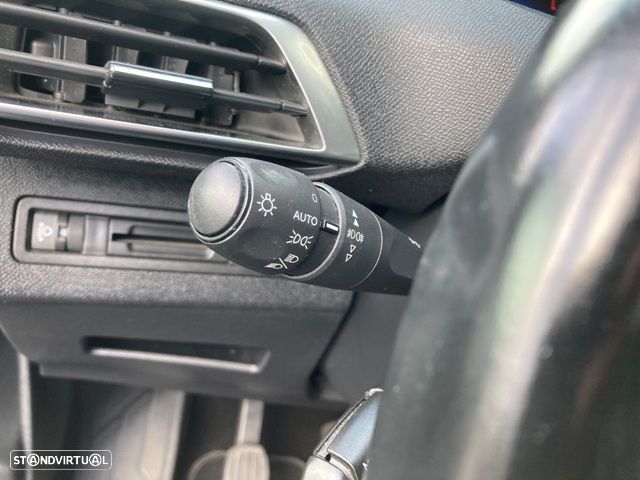 Peugeot 3008 1.5 BlueHDi Active - 16