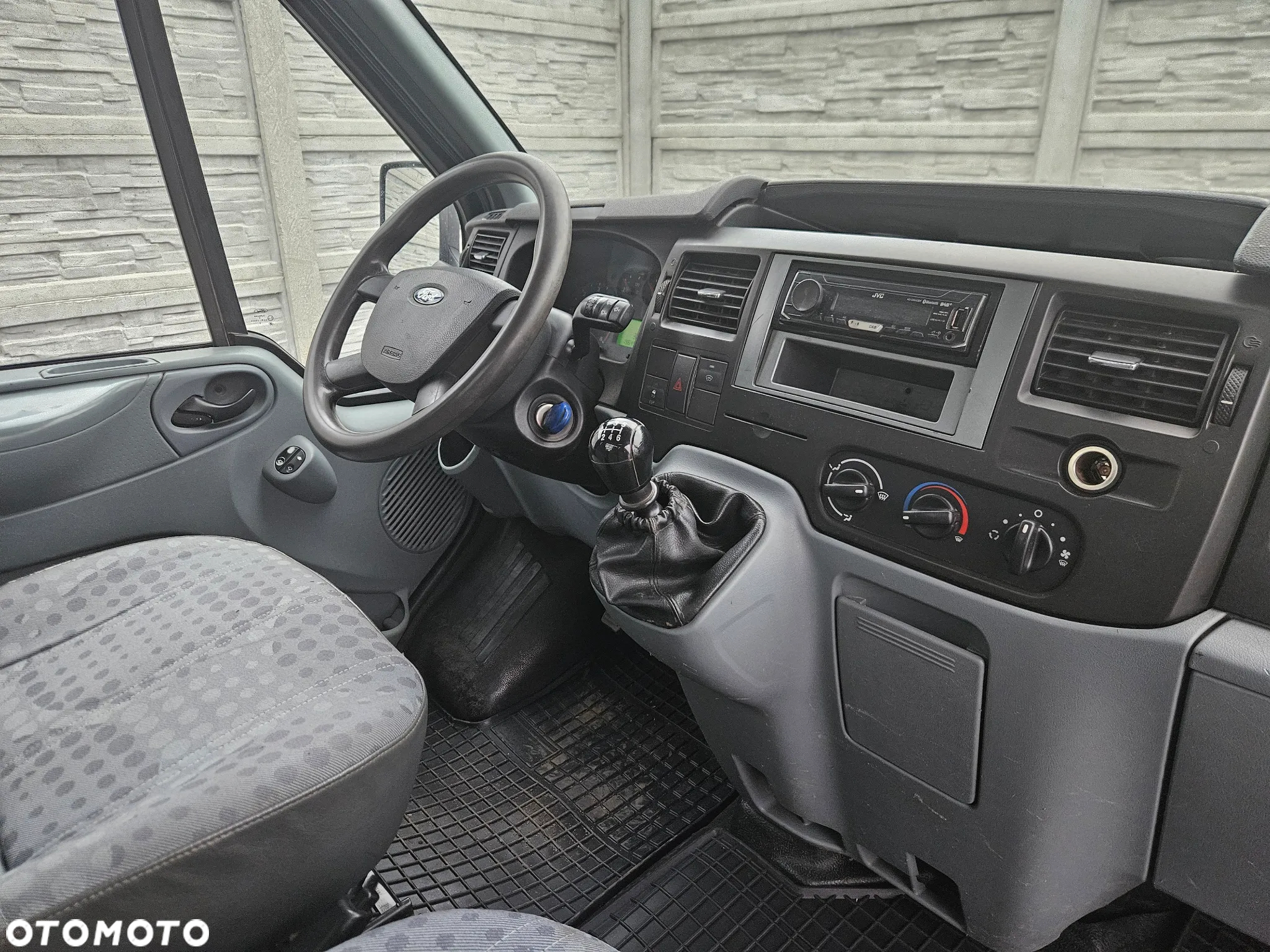 Ford Transit - 15