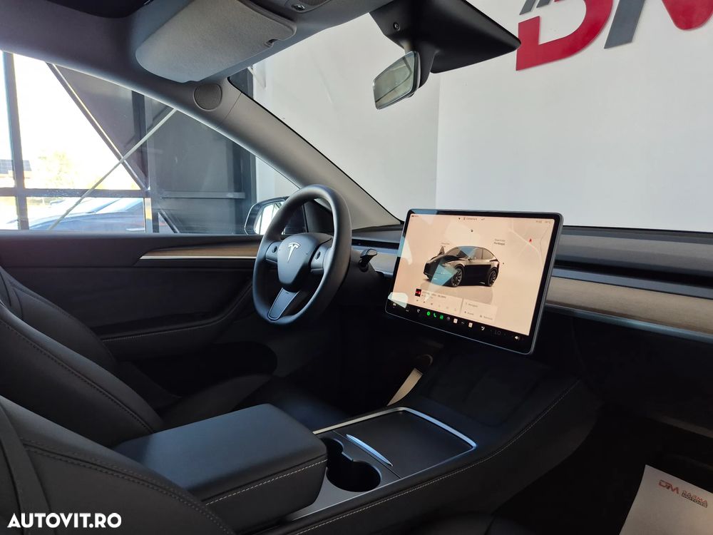 Tesla Model Y Long Range Dual Motor AWD - 7