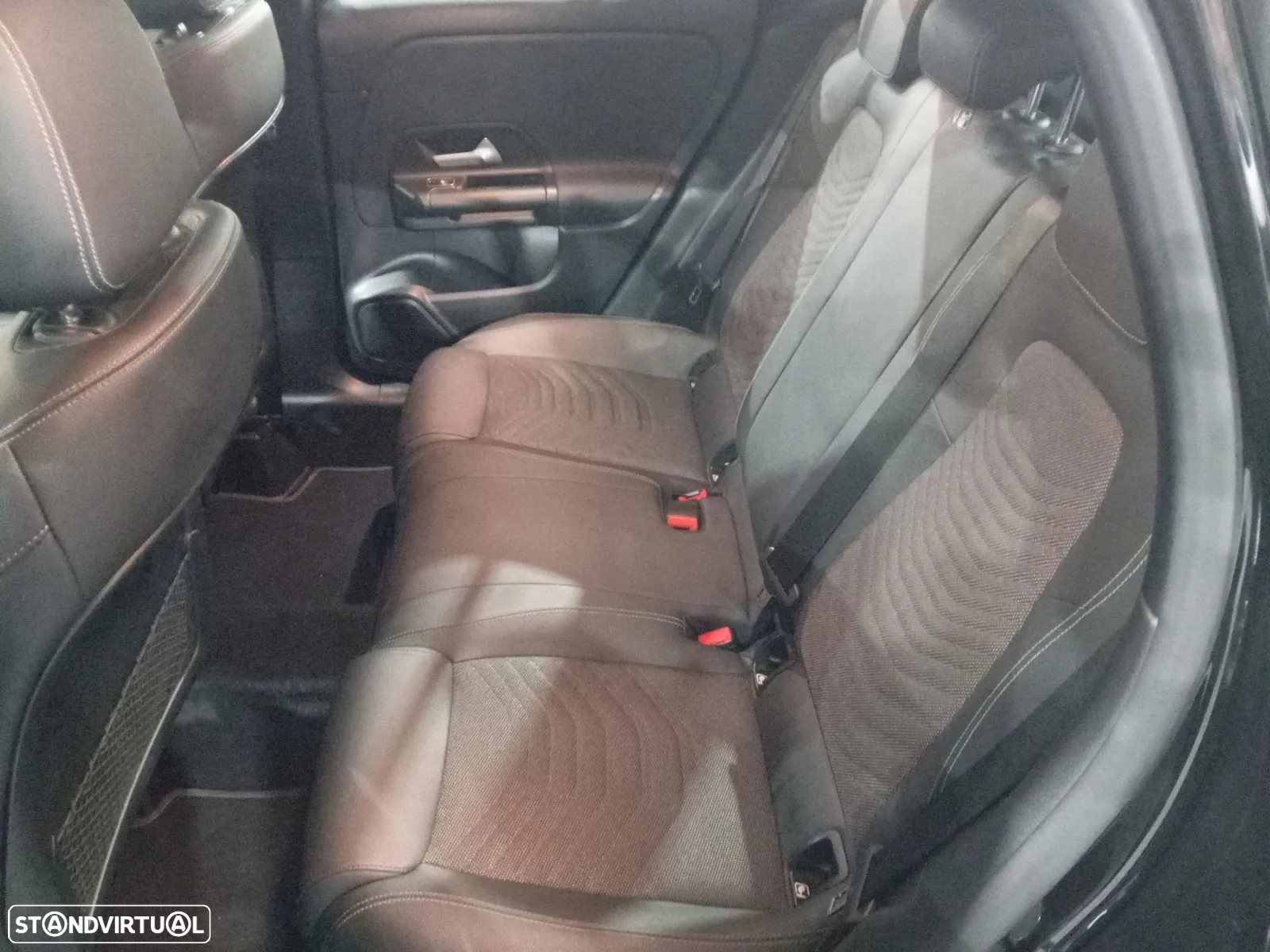 Mercedes-Benz GLA 180 d Progressive - 15