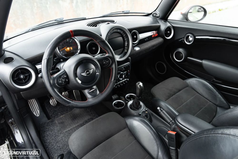 MINI 3 Portas John Cooper Works - 23