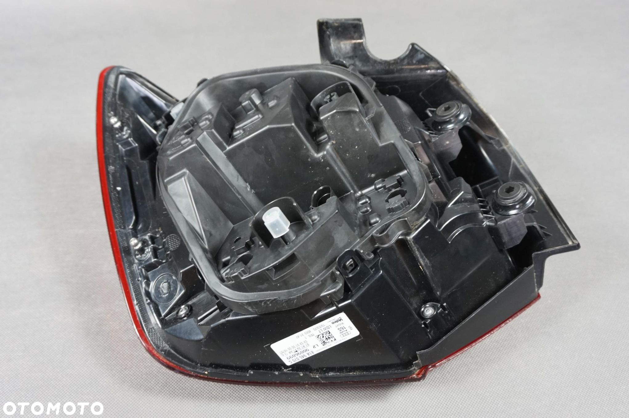 LAMPA PRAWA TYLNA AUDI Q2 81A 81A945070C - 5