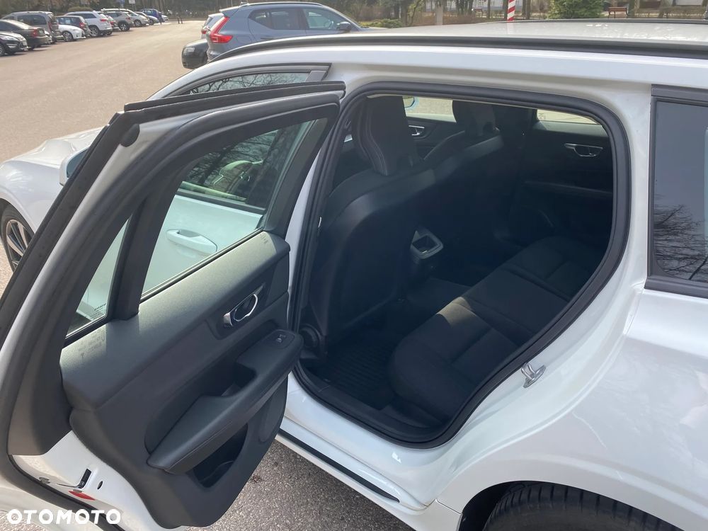 Volvo V60 B3 B Momentum Core - 16