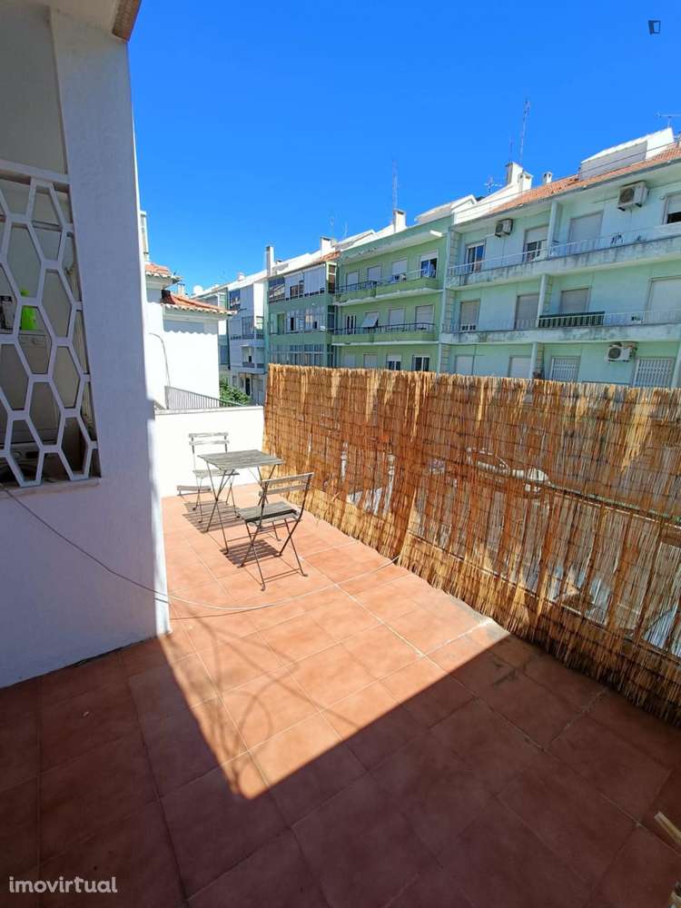 Quarto - localizado em Benfica Lisbon - Grande imagem: 3/10