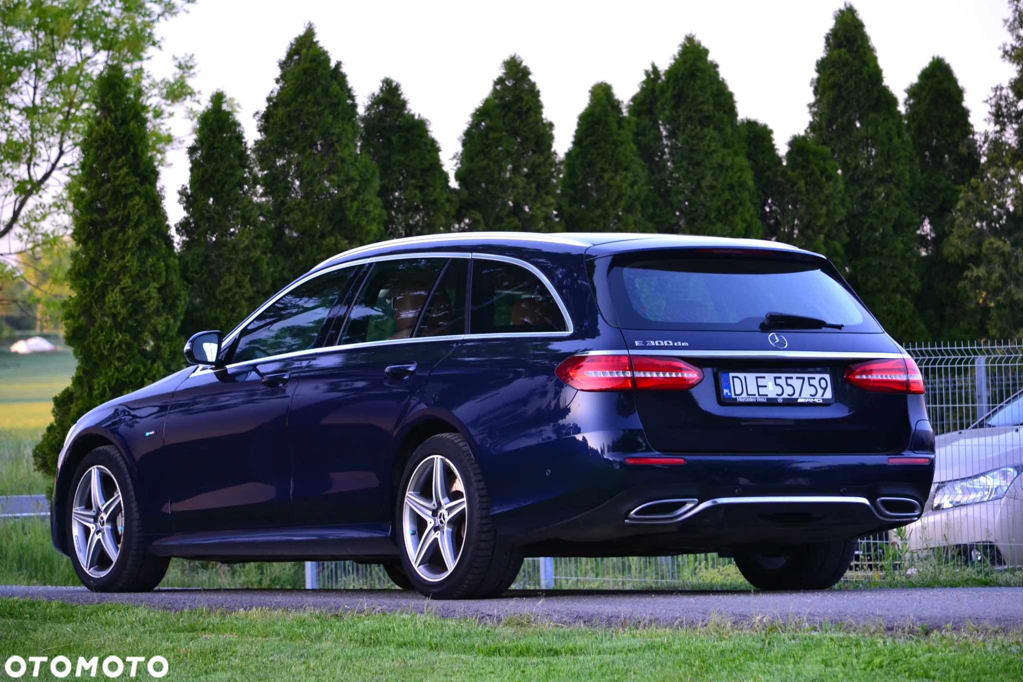 Mercedes-Benz Klasa E 300 de AMG - 13