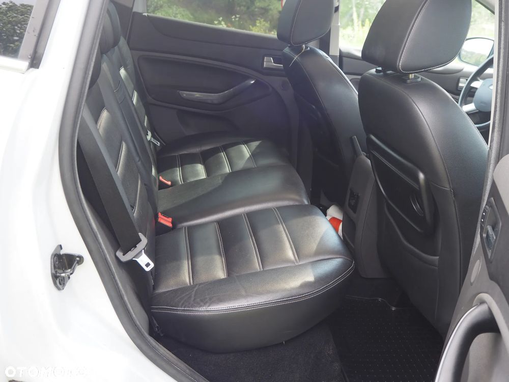 Ford Kuga 2.0 TDCi 4x4 Titanium - 4