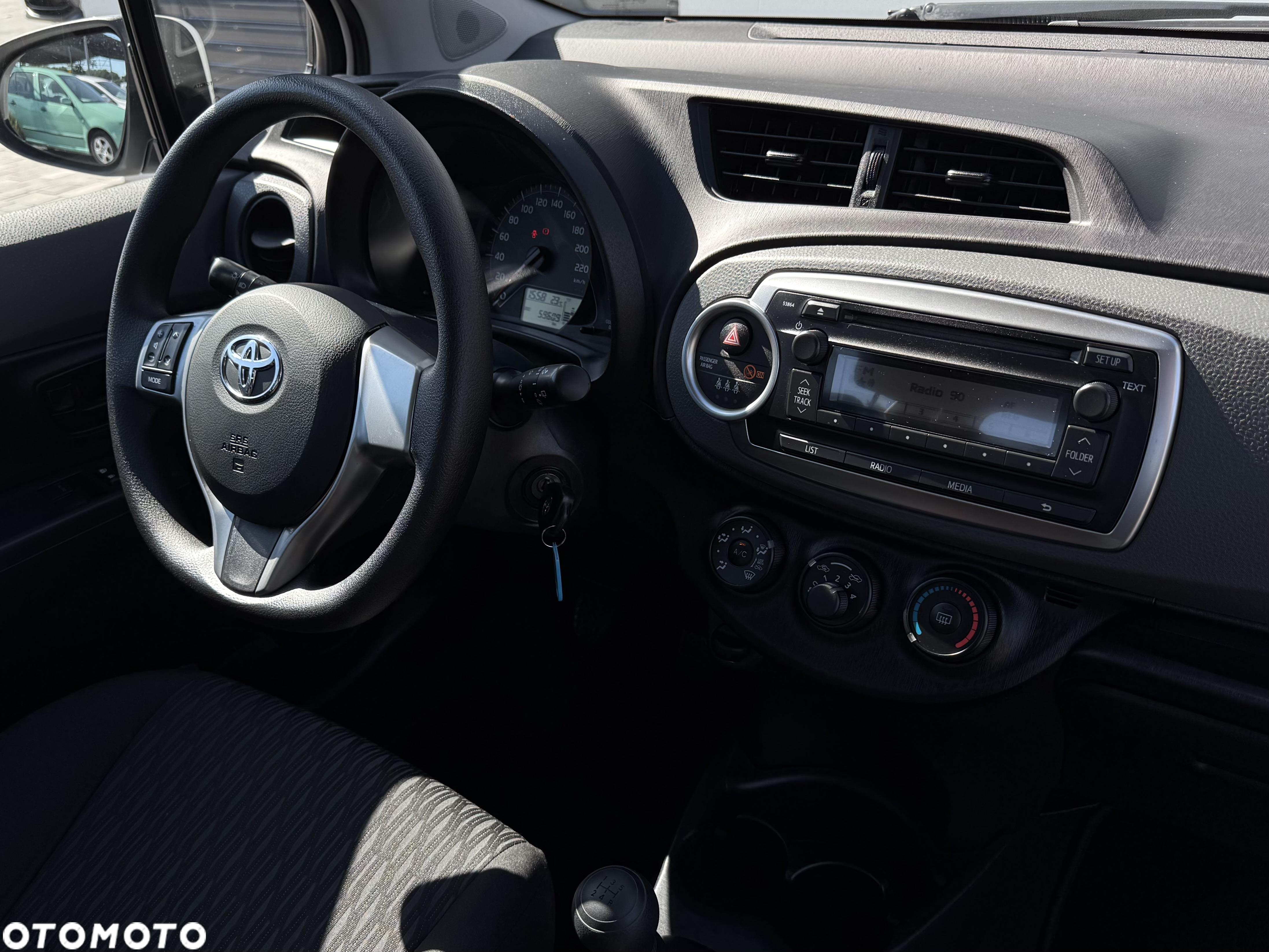 Toyota Yaris 1.0 VVT-i Cool - 28
