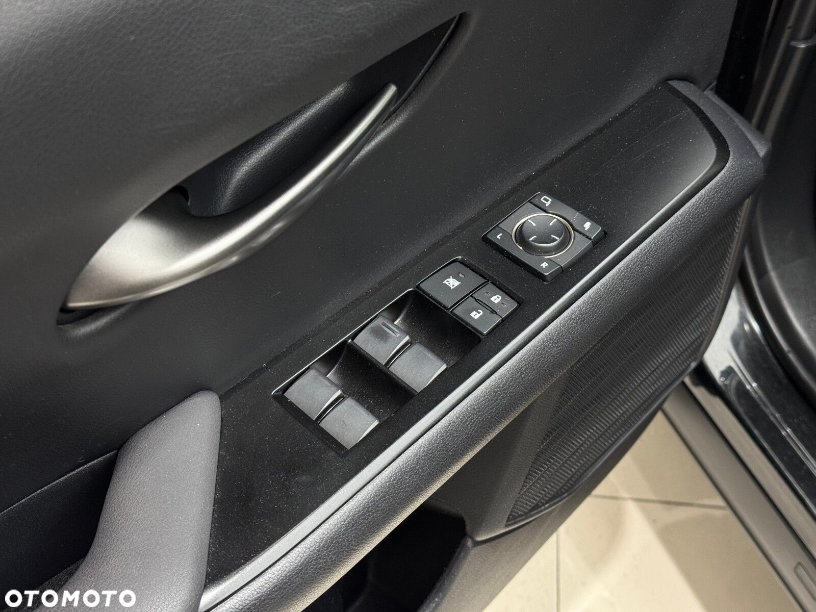 Lexus UX - 20
