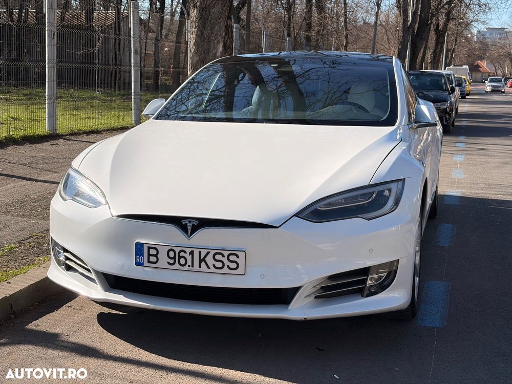 Tesla Model S - 1