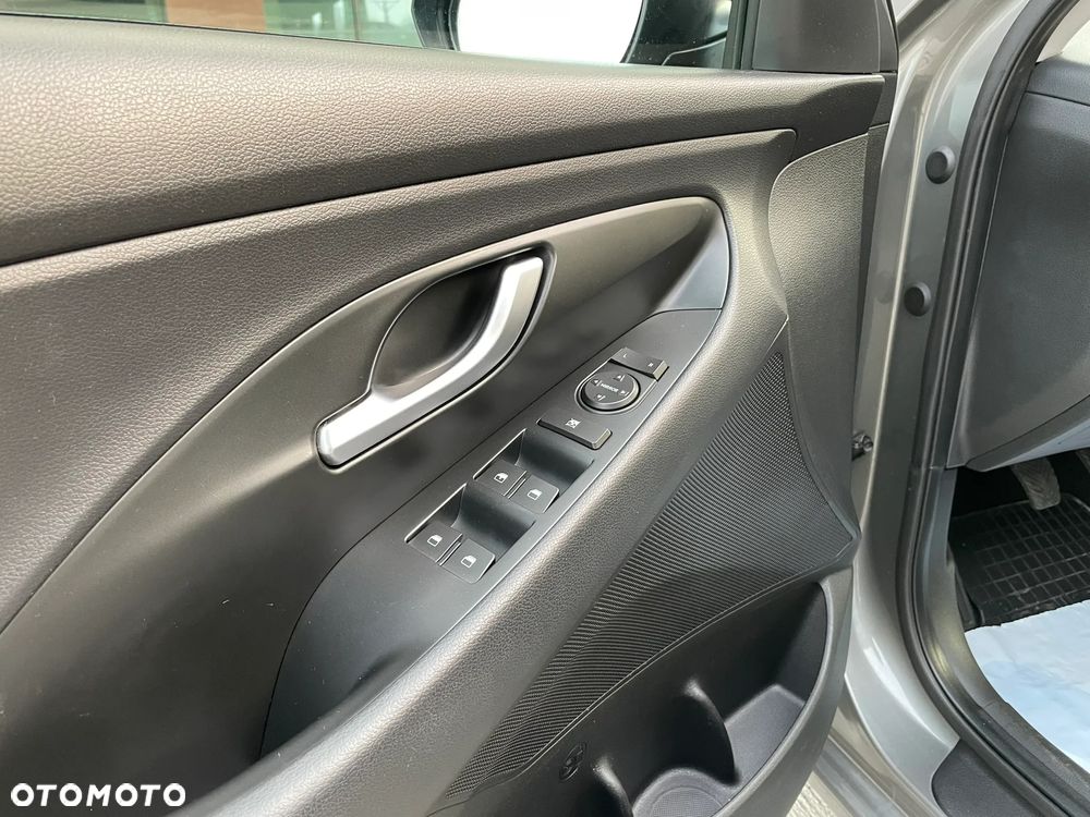 Hyundai i30 1.4 Classic + - 24