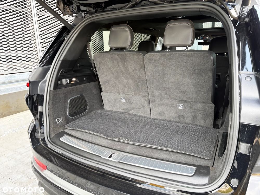 Jeep Grand Cherokee - 33