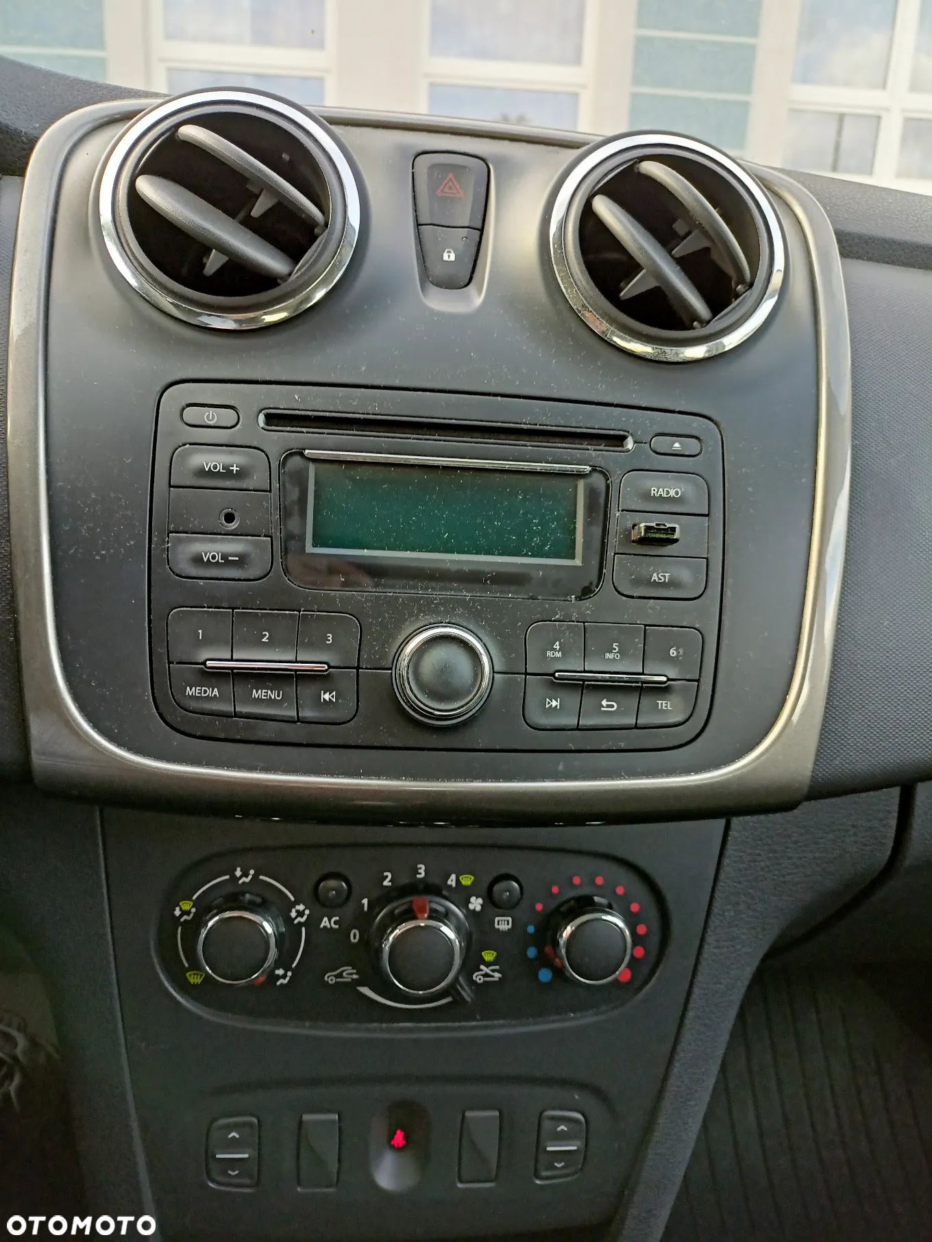 Dacia Sandero 1.2 16V Laureate - 2
