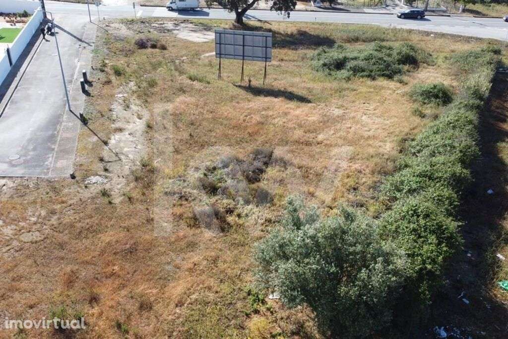 Terreno Urbano 646m2 - Grande imagem: 2/3