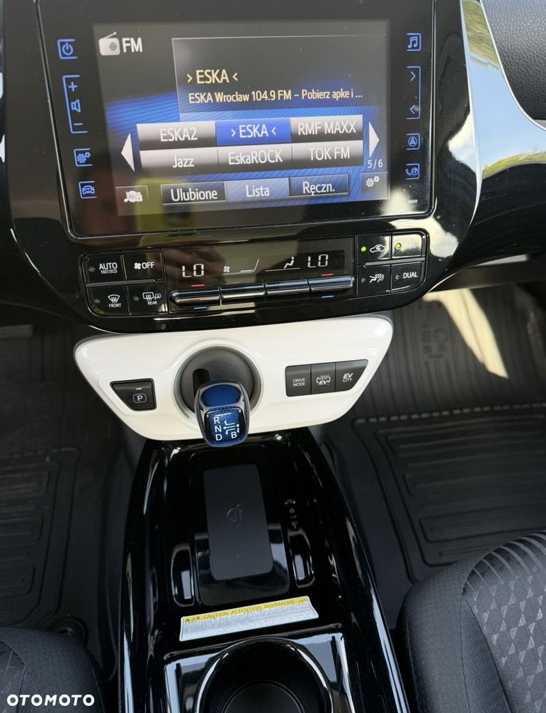 Toyota Prius - 25