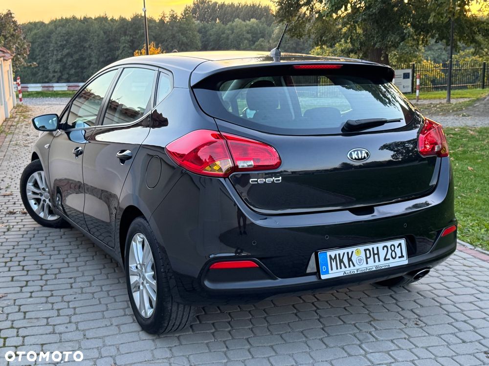 Kia Ceed - 12