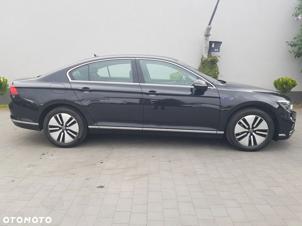 Volkswagen Passat - 9