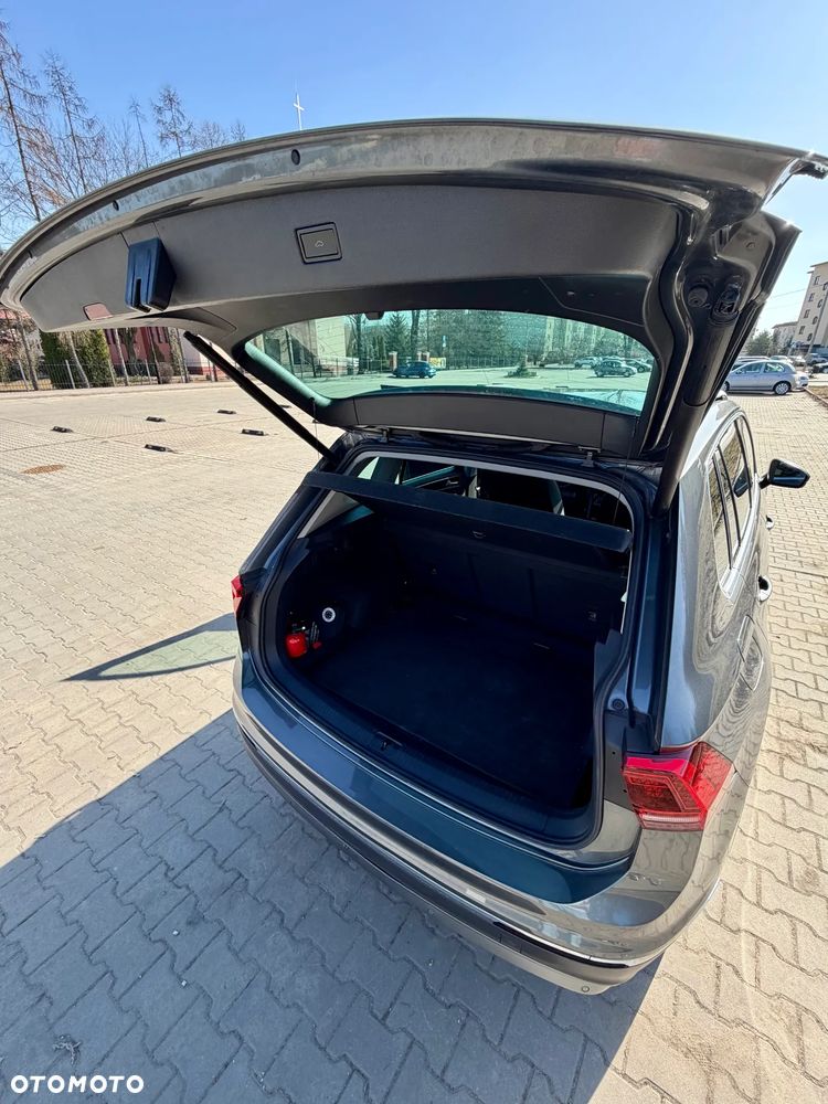 Volkswagen Tiguan - 16