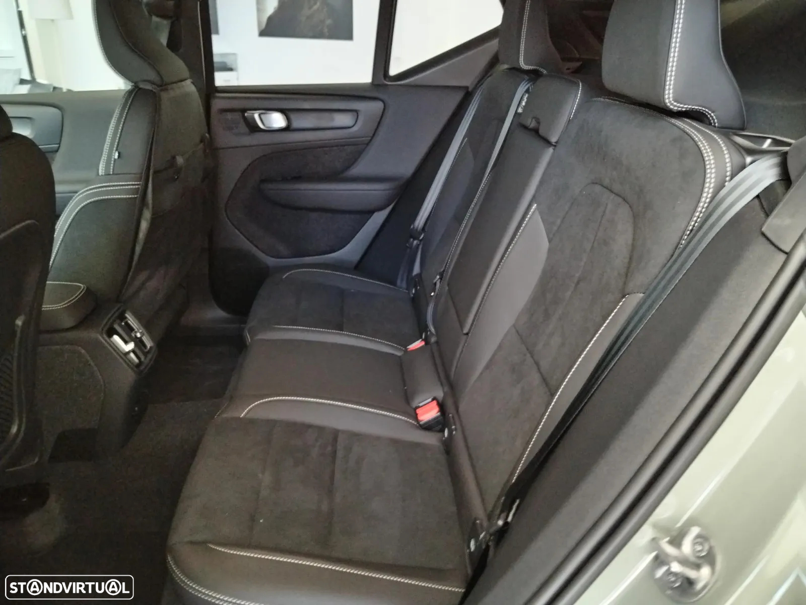Volvo EX40 82 kWh Single Motor Extended Range Plus - 4