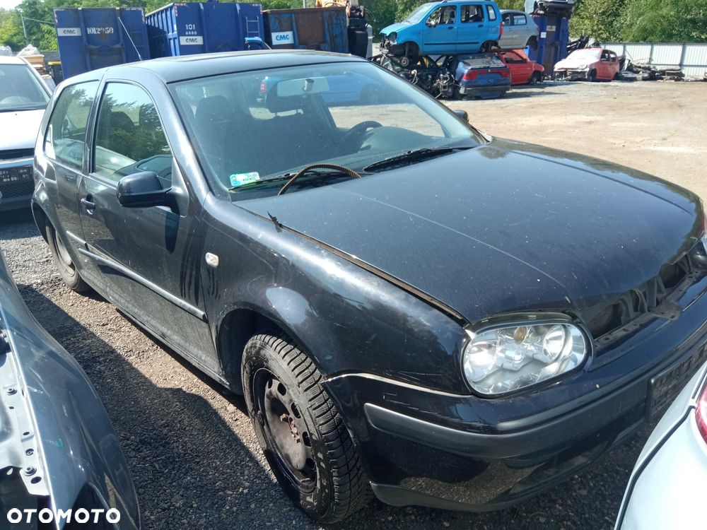 VW Golf IV 1.6 AUS *na części* - 2