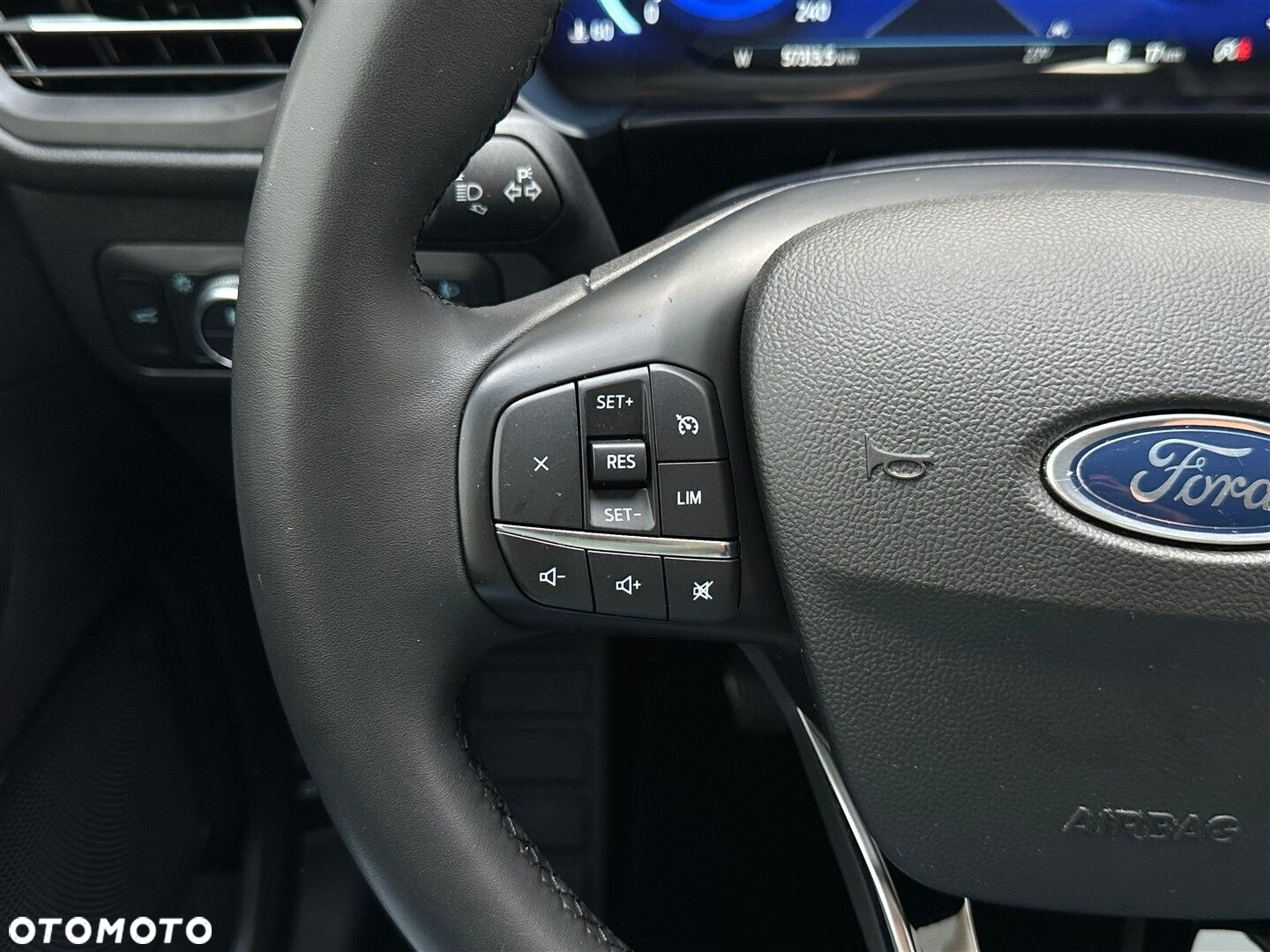 Ford Kuga - 18