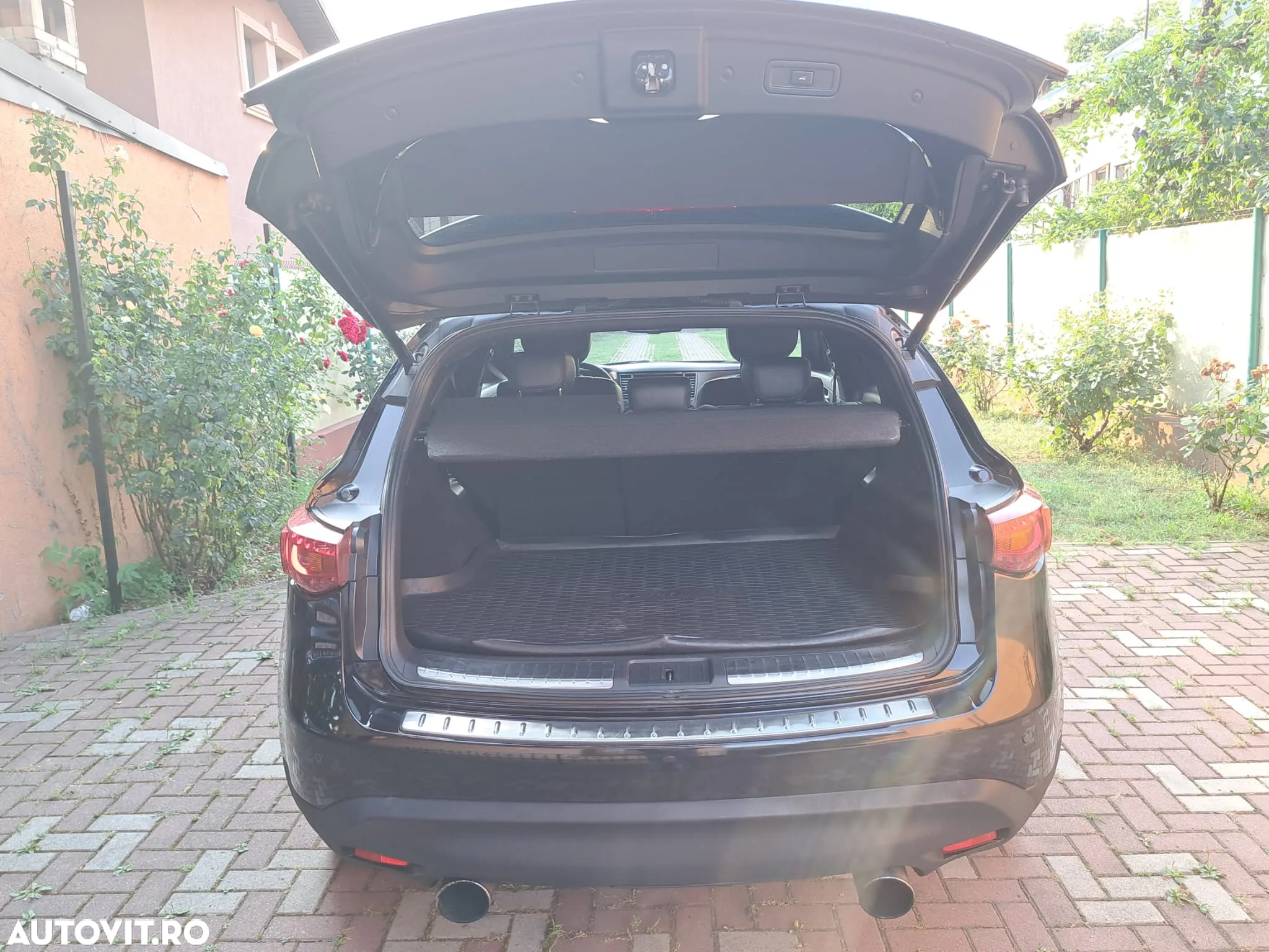 Infiniti QX70 - 8