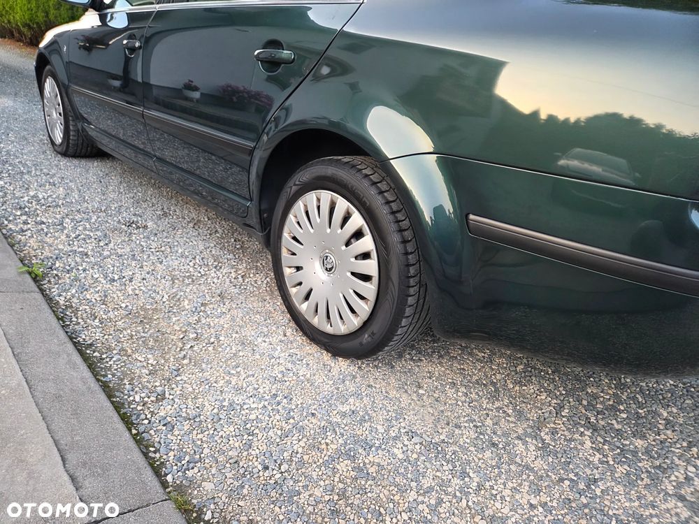 Skoda Superb 2.0 TDI DPF Elegance - 23