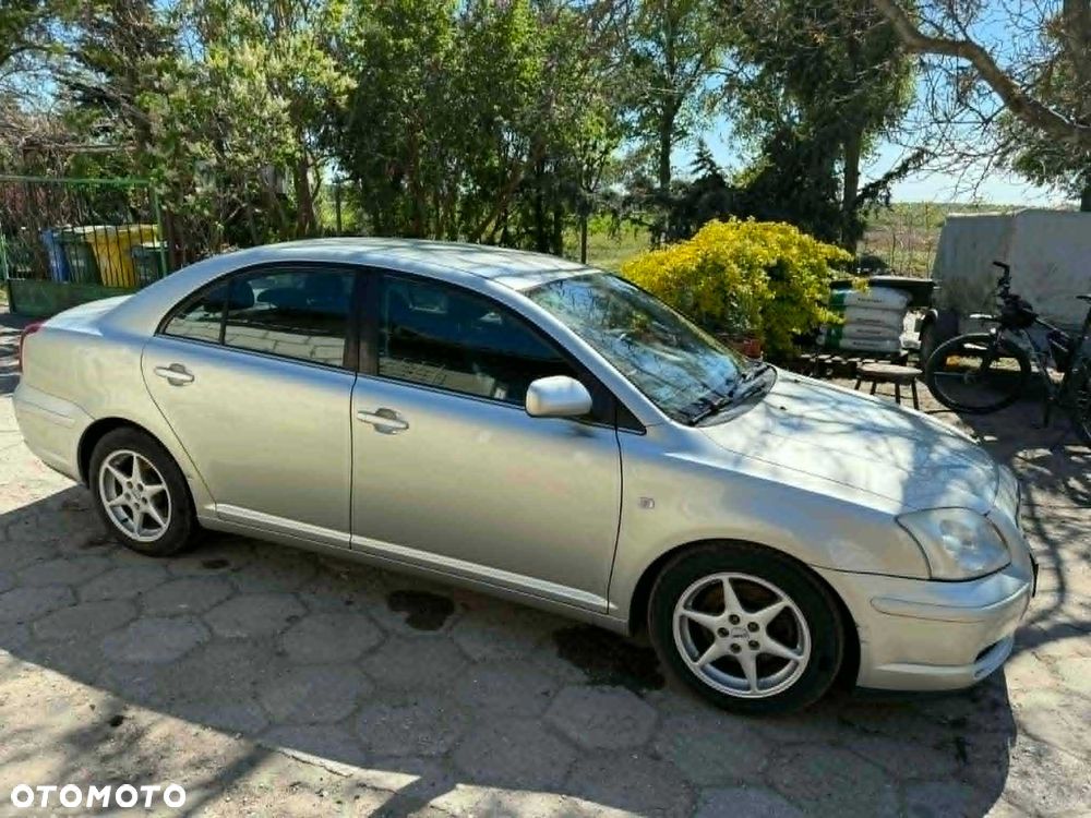 Toyota Avensis - 4