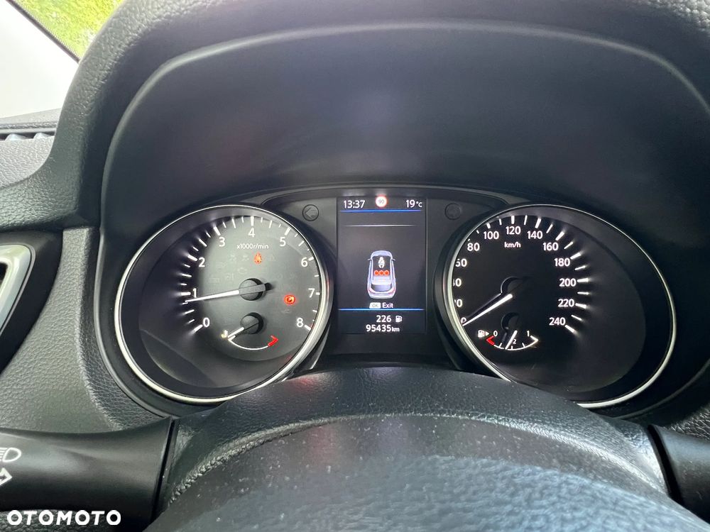 Nissan Qashqai 1.3 DIG-T N-CONNECTA - 13