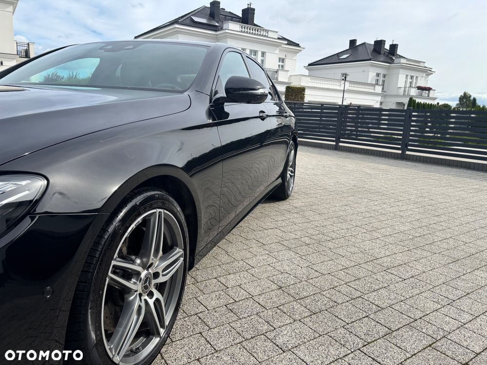 Mercedes-Benz Klasa E 220 d 4-Matic 9G-TRONIC - 2