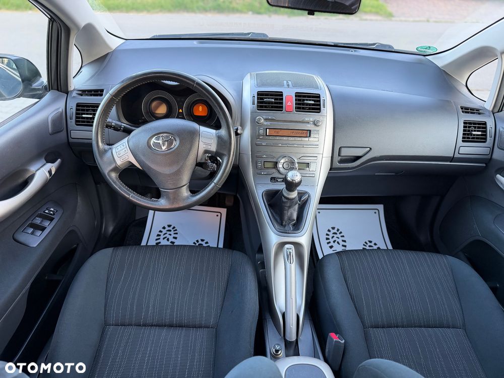 Toyota Auris 1.6 VVT-i Executive - 24