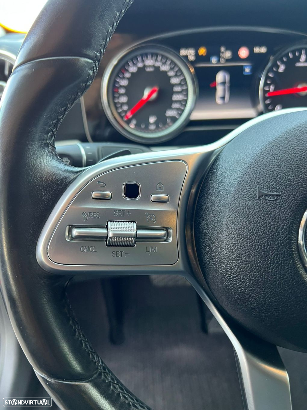 Mercedes-Benz CLS 300 d AMG Line - 35
