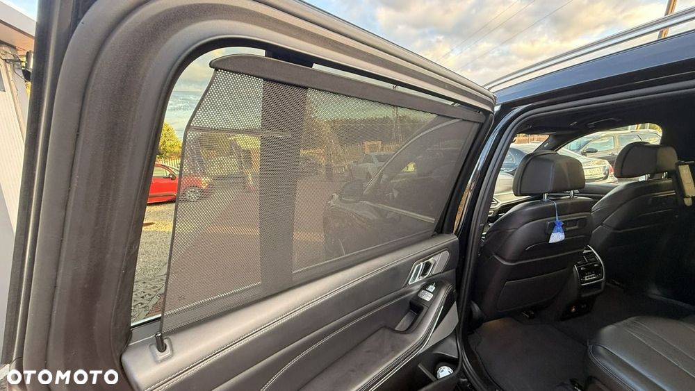 BMW X7 - 33