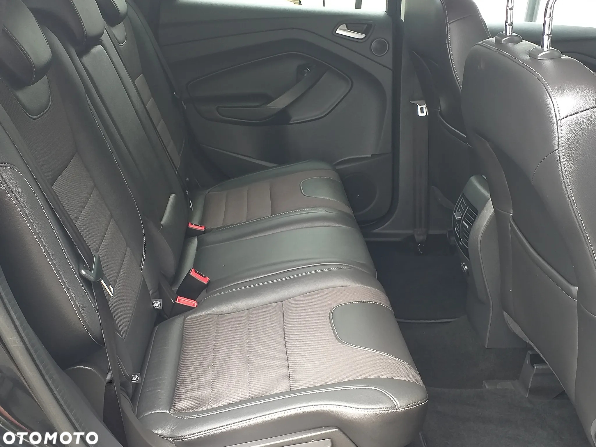 Ford Kuga 2.0 TDCi 2x4 Titanium - 19