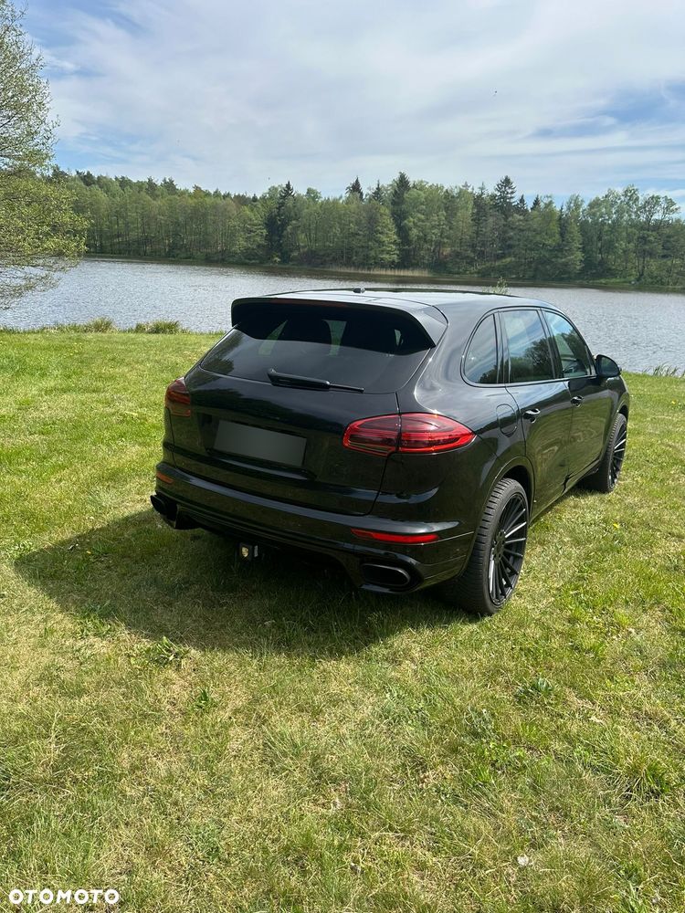 Porsche Cayenne - 2