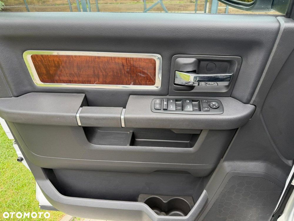 Dodge RAM 5.7 4x4 - 19