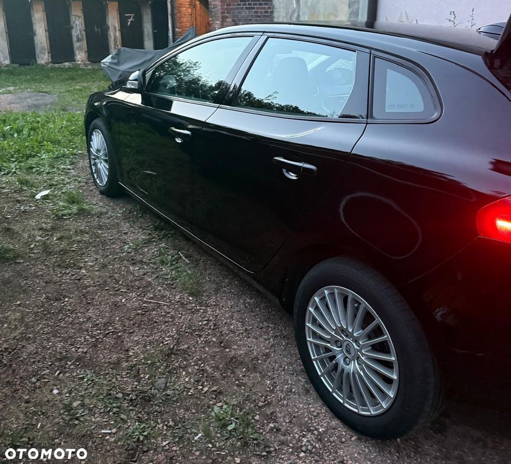 Volvo V40 T3 Momentum - 6