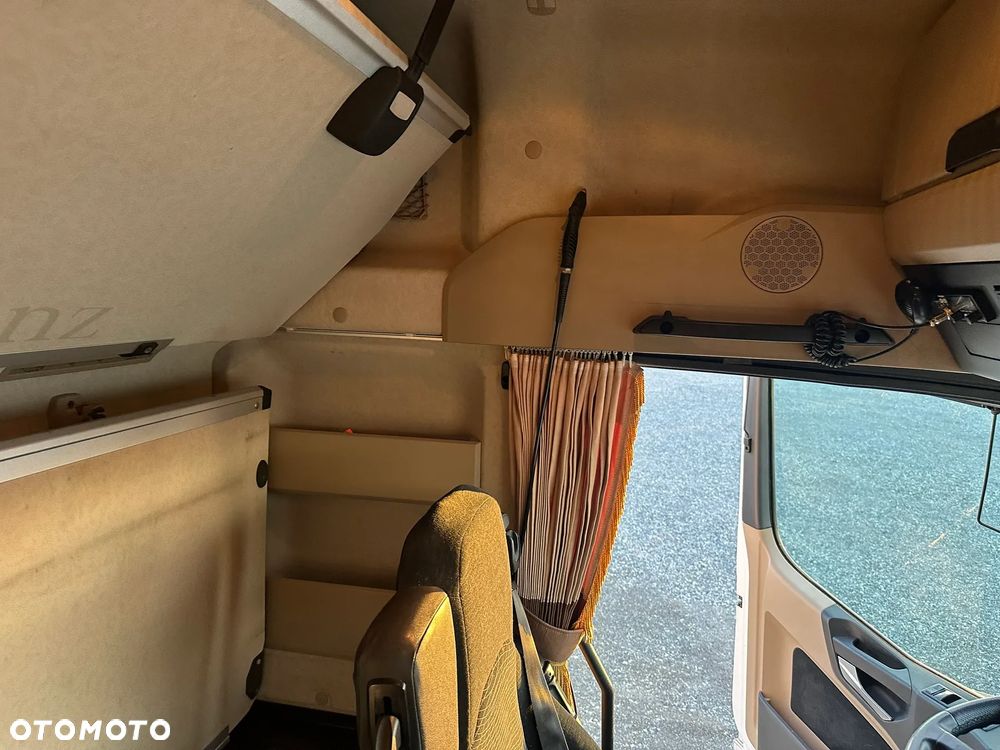 Mercedes-Benz ACTROS - 12