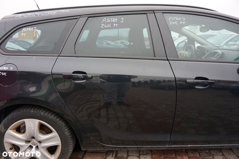 DRZWI TYLNE PRAWE ASTRA IV J KOMBI Z41C  CZARNY OPEL 2009-2015 - 1