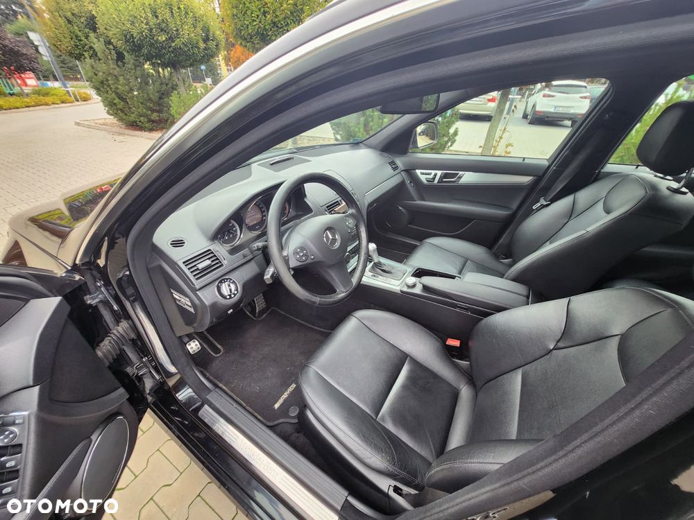 Mercedes-Benz Klasa C 320 CDI DPF 4Matic 7G-TRONIC Avantgarde - 23