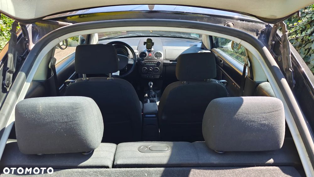 Volkswagen New Beetle - 10