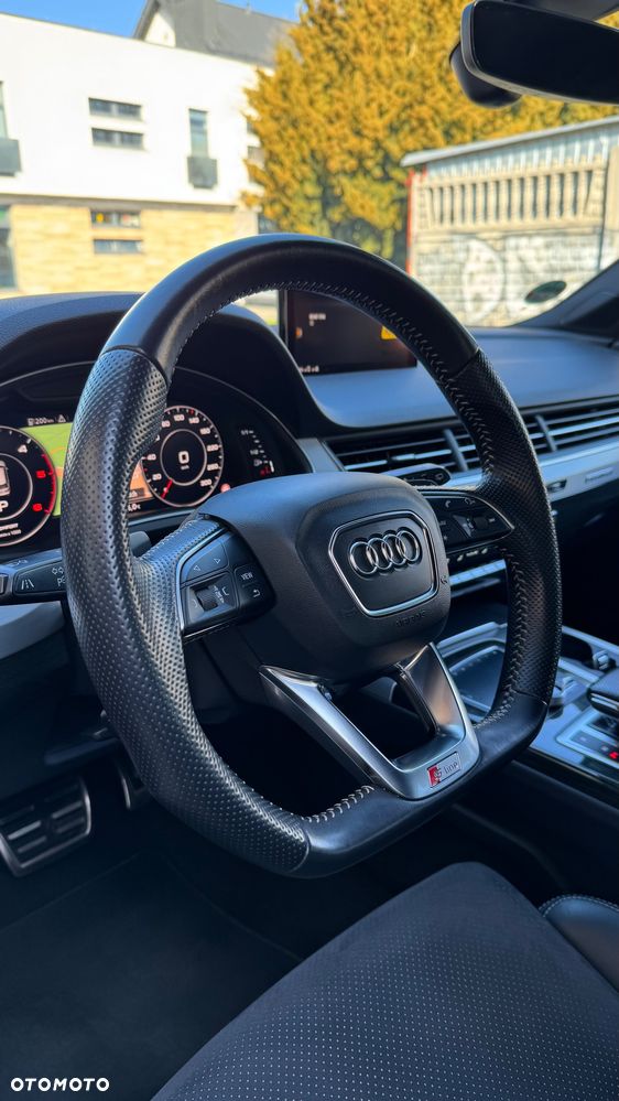 Audi Q7 - 36