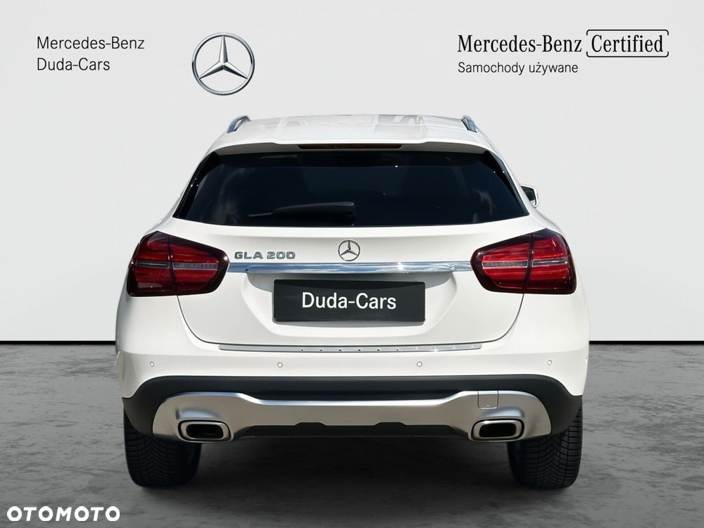 Mercedes-Benz GLA - 7