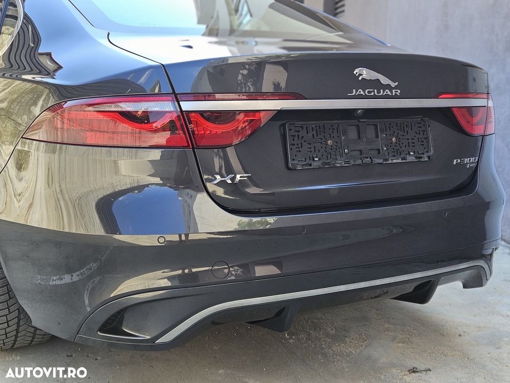 Jaguar XF P300 AWD R-Dynamic S - 4