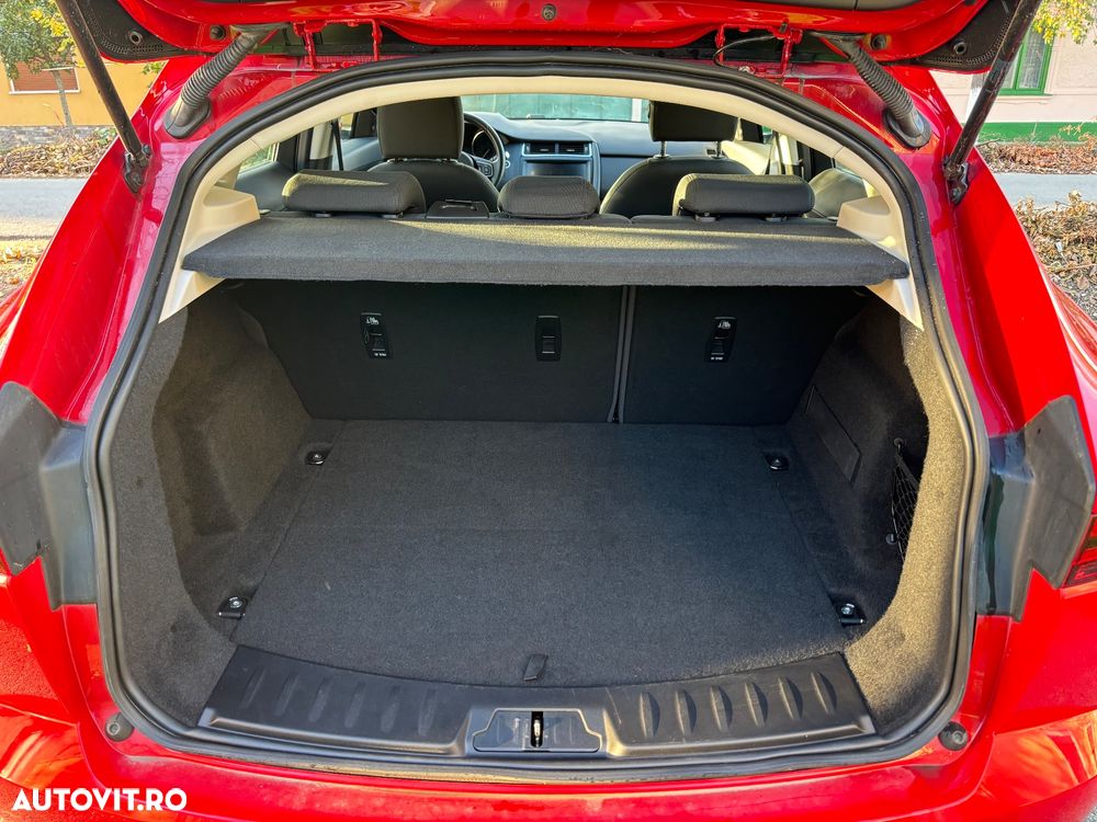 Jaguar E-Pace D150 - 7