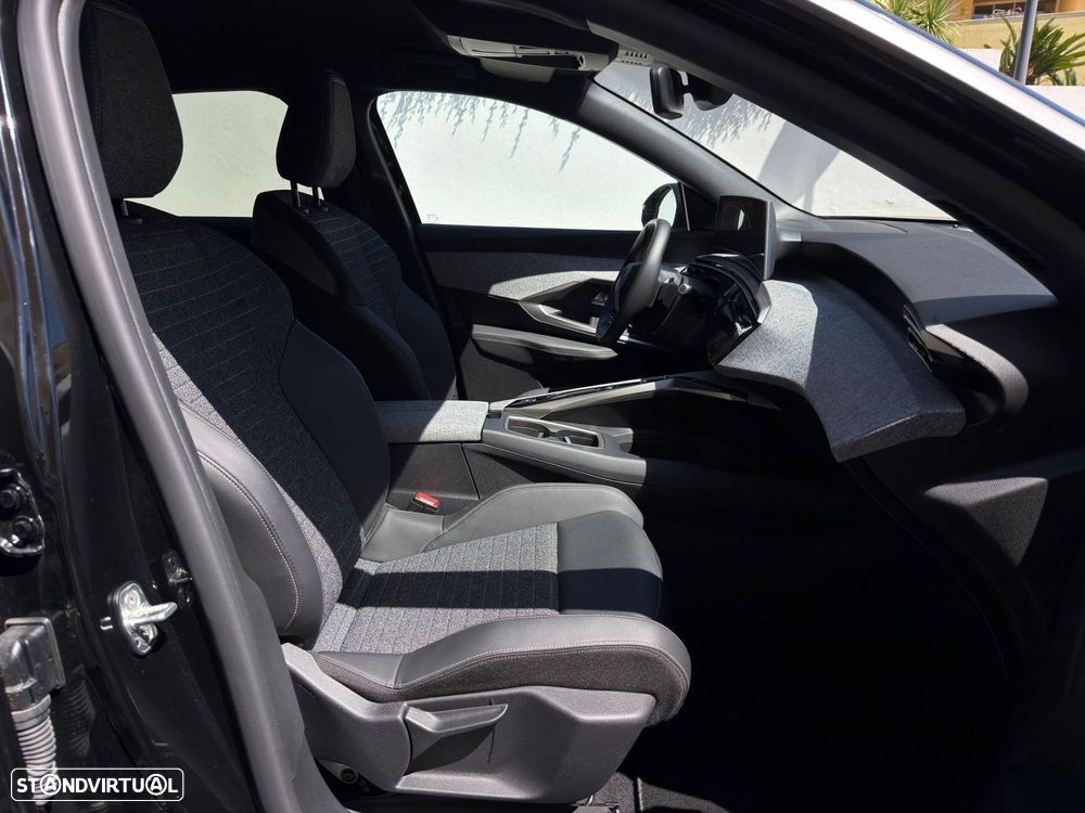 Peugeot 3008 1.2 Hybrid Allure e-DCS6 - 16