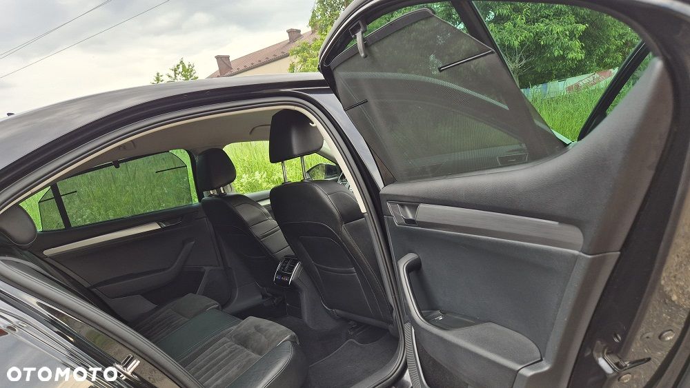 Skoda Superb 2.0 TDI Sportline DSG - 10